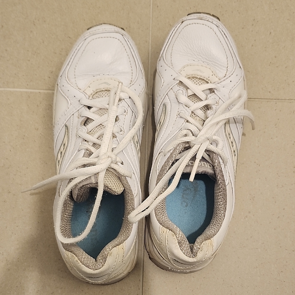 Women's Saucony Classic White Sneakers Size 6.5